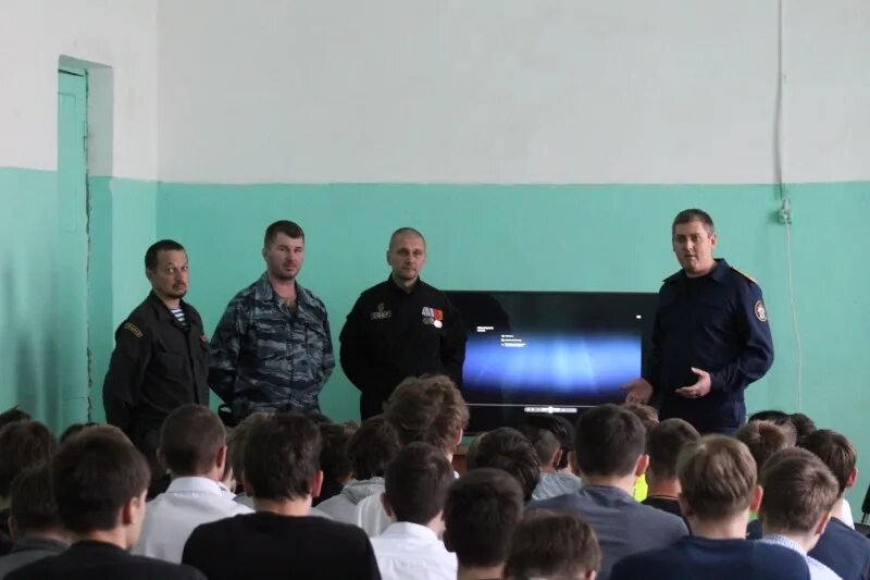 Полиция аша. Сотрудник полиции мвд россии. Полиция аша. Полиция аша. Строевой смотр мвд.