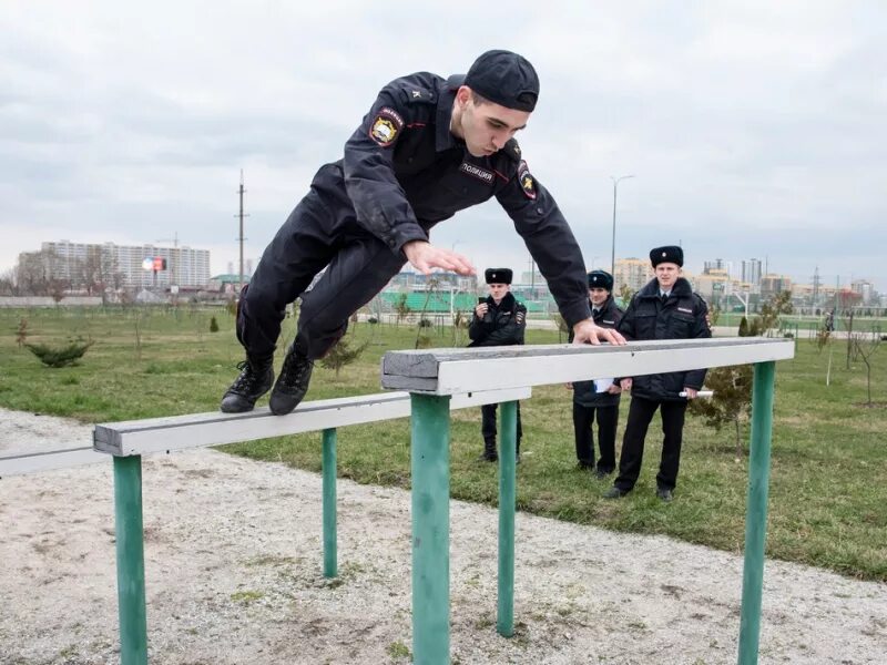 Статья препятствие выборам. Полоса препятствий МВД. Преодоление полосы препятствий МВД. Полоса препятствий соревнования. Военная подготовка полоса препятствий.