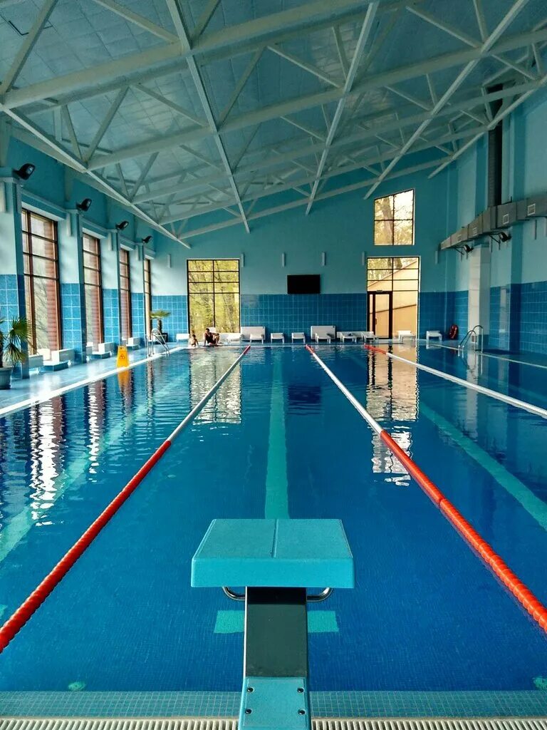 Поляны пансионат рублево-успенское. Бассейн аквамарин камские поляны директор. Гранд отель поляна сочи бассейн. Бассейн поляны. Аквапарк галактика красная поляна.