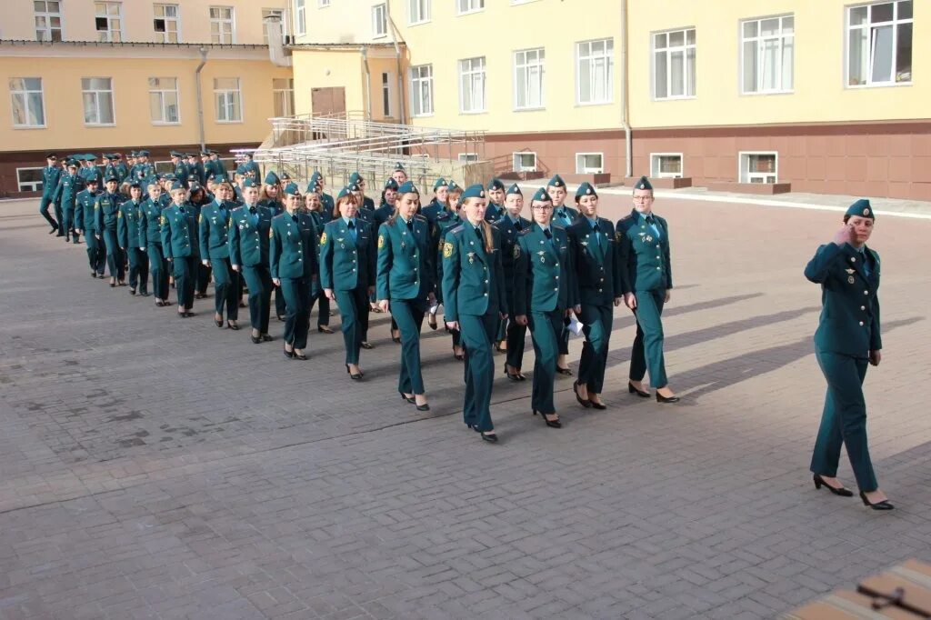 3 кл ури гпс. Уральский институт государственной противопожарной службы МЧС. ГПС МЧС Екатеринбург институт. Уральский МЧС институт ЕКБ. МЧС Екатеринбурге колледж Уральского института ГПС.