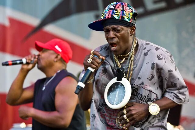 Флэв. Флавор Флав. Public Enemy flavor Flav. Рейперы с большими часами. Flavor Flav из паблик энеми.