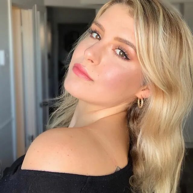 Noelle emily