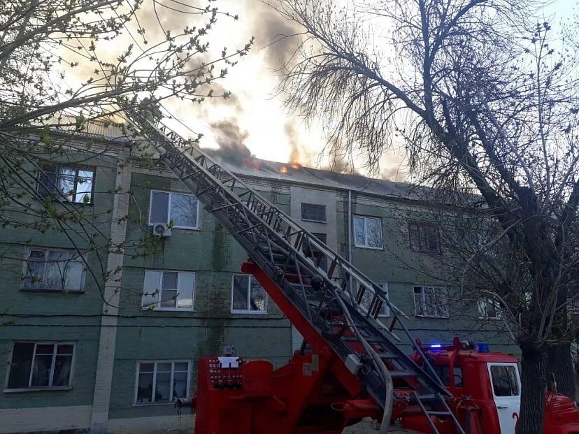 Вольск ру пожары домов. Горит дом на Вольской Самара. Сгорела многоэтажка в твери