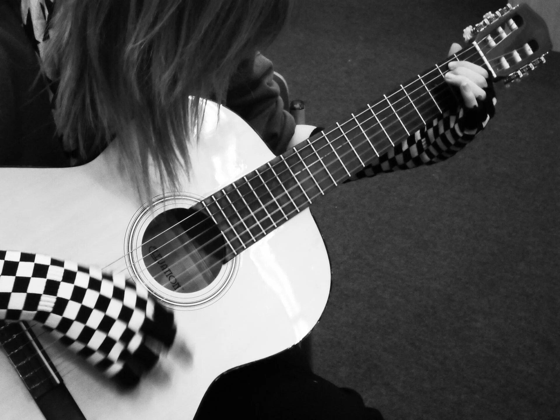 Mirjalol gitara