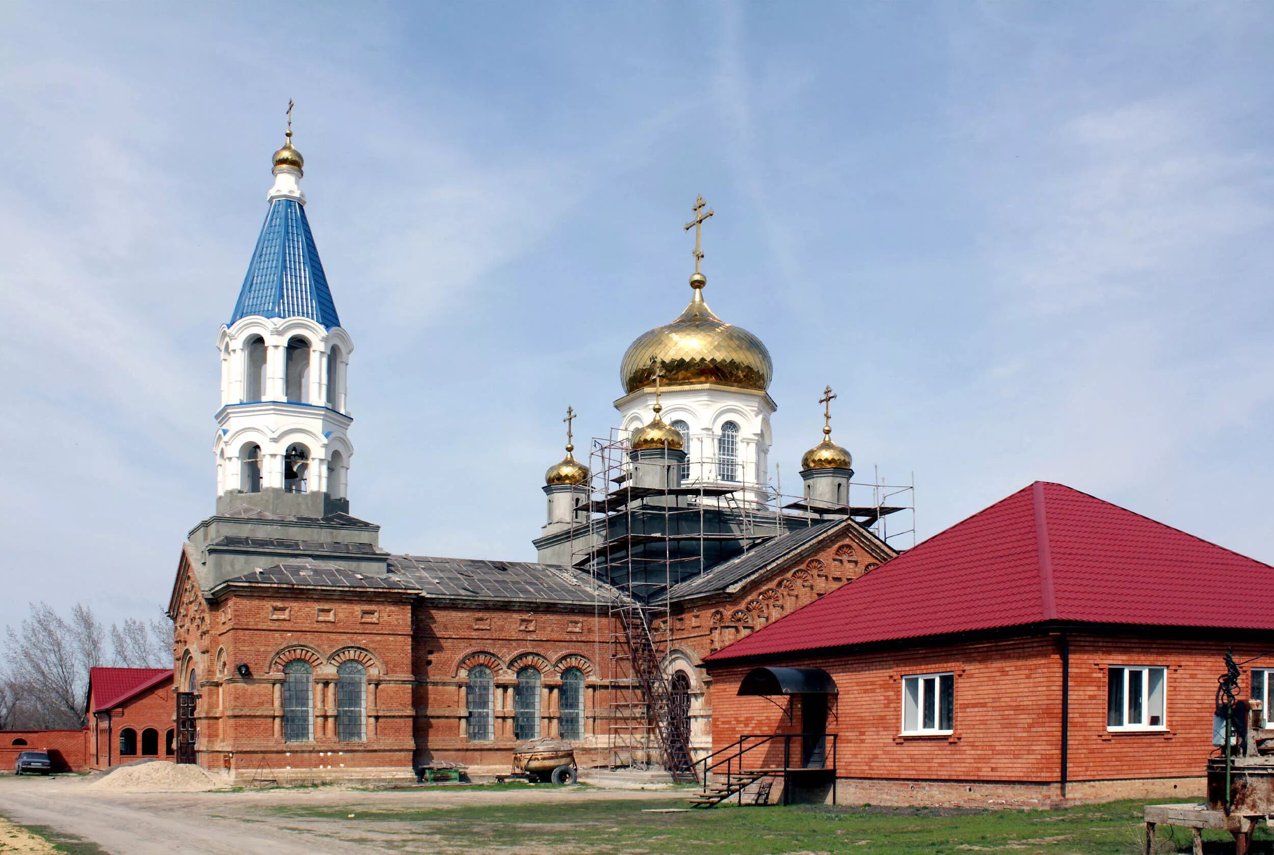 Морозовск население. Храм Рождества Пресвятой Богородицы Морозовск. Храм Пресвятой Богородицы в г. Морозовске Ростовской области. Храм Рождества Пресвятой Богородицы Ростовская область. Ростовская область г. Морозовск храм Рождество Богородицы.