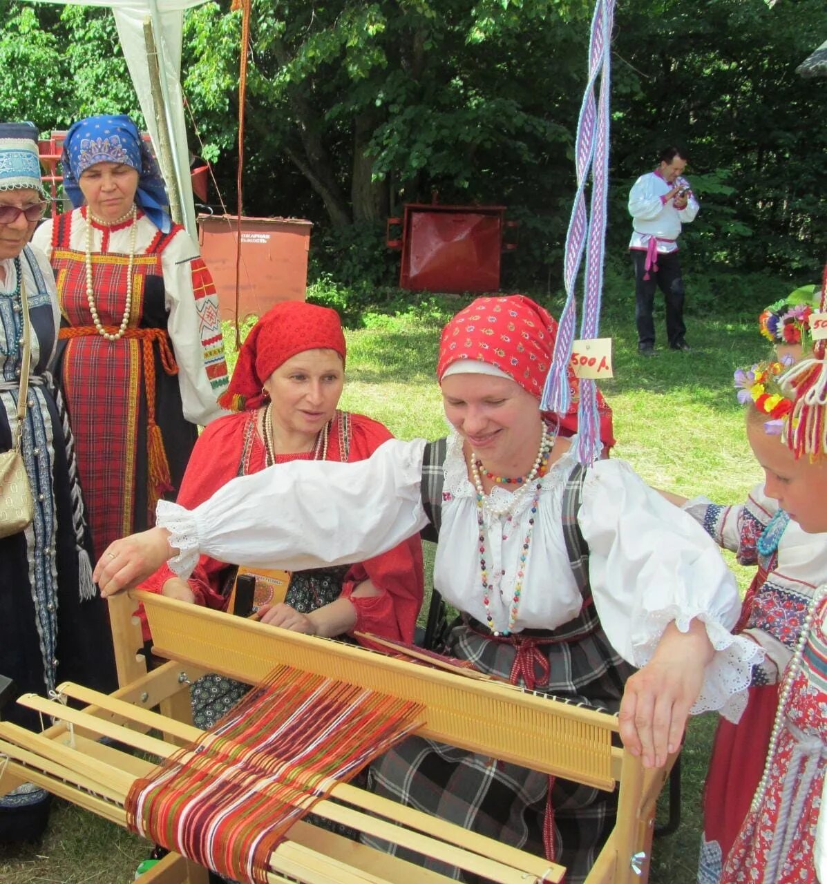 Народные промыслы Тверской области. Форма досуга Супрядки. Информационные промыслы Тверской области. Древнерусское пряльное мастерство.