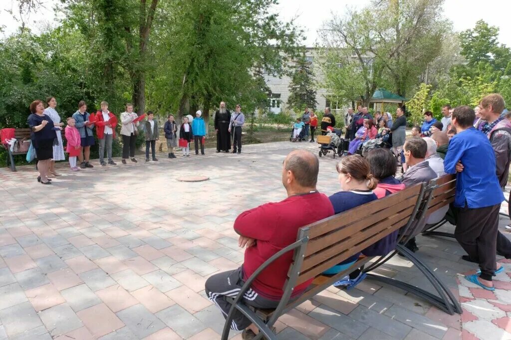 Волгоград дом интернат для престарелых. Ергенинский дом-интернат для престарелых и инвалидов волгоград. Криворожская 2а волгоград дом инвалидов. Волгоградская обл село заплавное дом интернат для престарелых. Волгоградский дом престарелых.