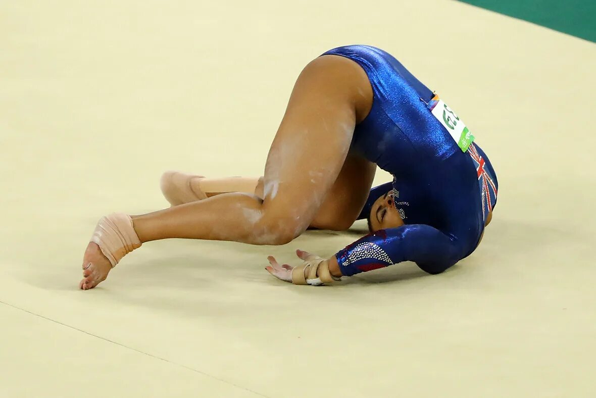 лена мухина спортсменка. мексиканская спортсменка. саманта рой гимнастка. переломы в художественной гимнастике. наказание гимнасток.