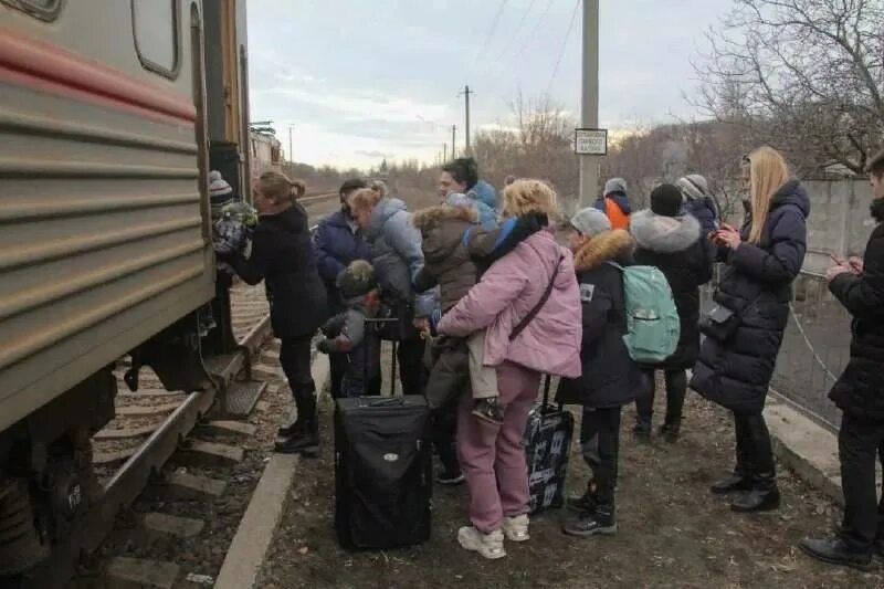 Эвакуировали Украина. Эвакуированные из Донбасса. Эваакация ЖИТЕЛЕЙДОНБАССА. Эвакуация жителей Донбасса. Тревога номер 2