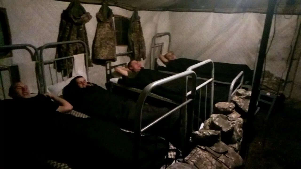 Ночная казарма. Солдатская казарма. Ночная казарма. Рота отбой. Подъем в казарме.