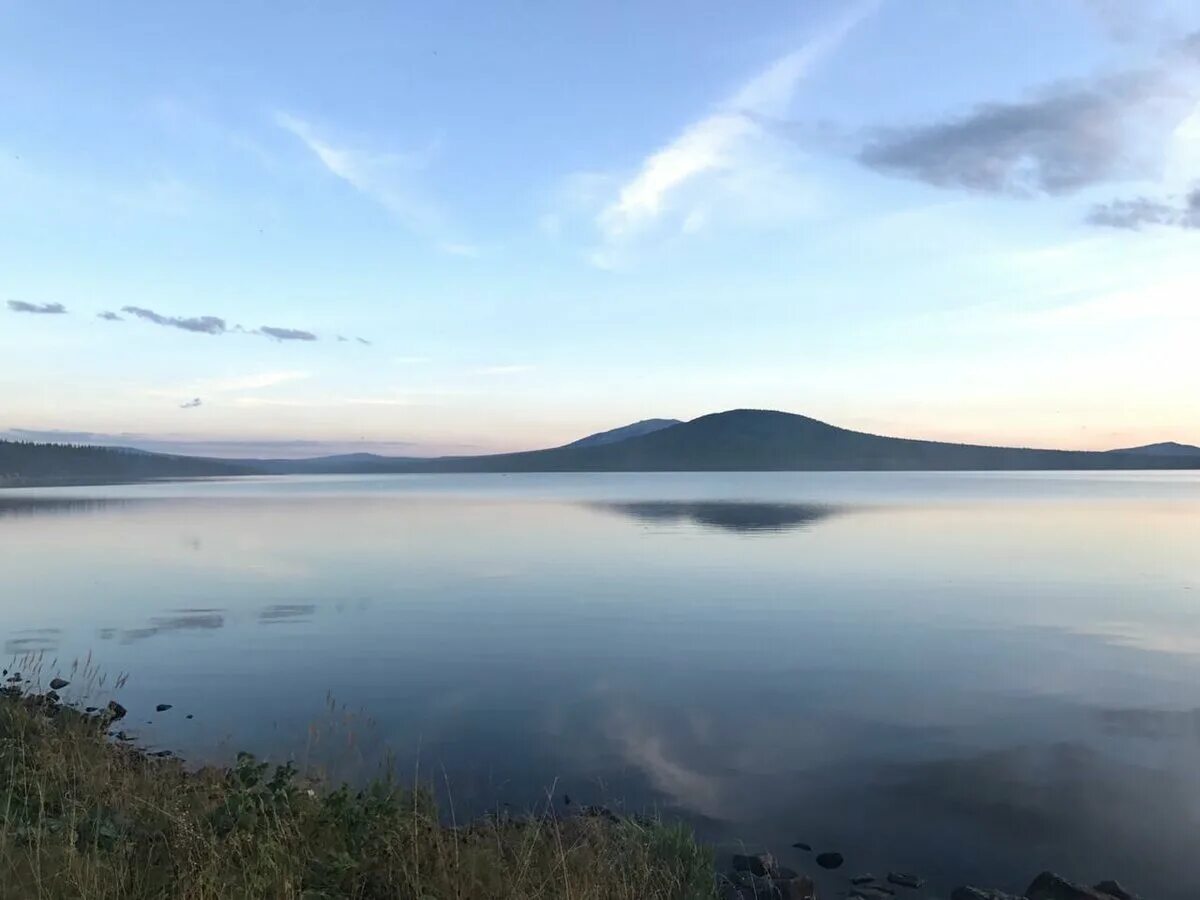 Озеро зюраткуль челябинская. Озеро Зюраткуль. Озеро (водохранилище) Зюраткуль. Высокогорное озеро Зюраткуль. Озеро Зюраткуль Челябинская область.