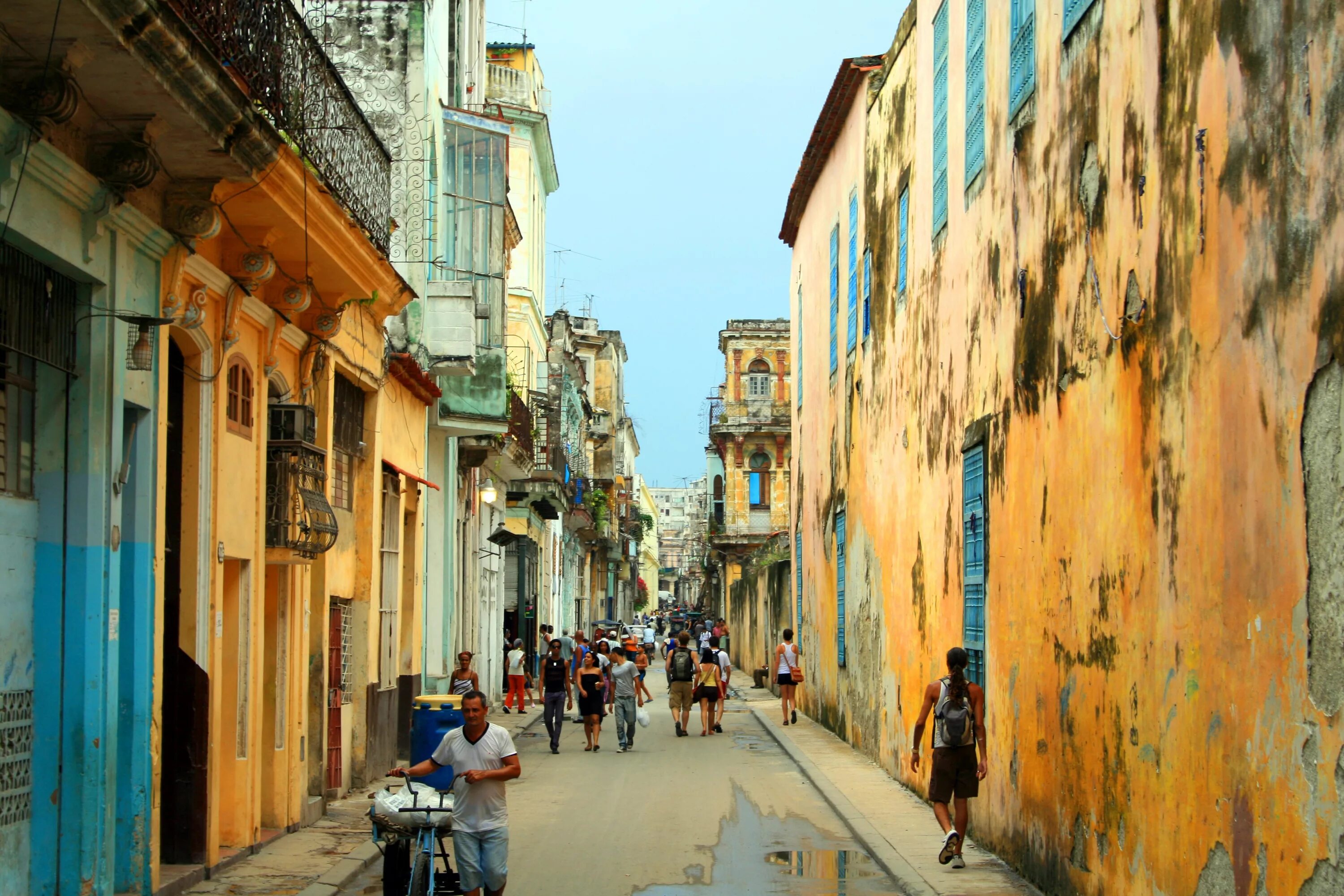 Старая Гавана Куба. Куба Гавана улочки. Гавана Куба старый город. Куба Гавана улицы.
