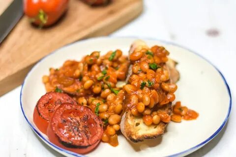 Pressure Cooker Baked Beans on Toast - Mealthy.com.