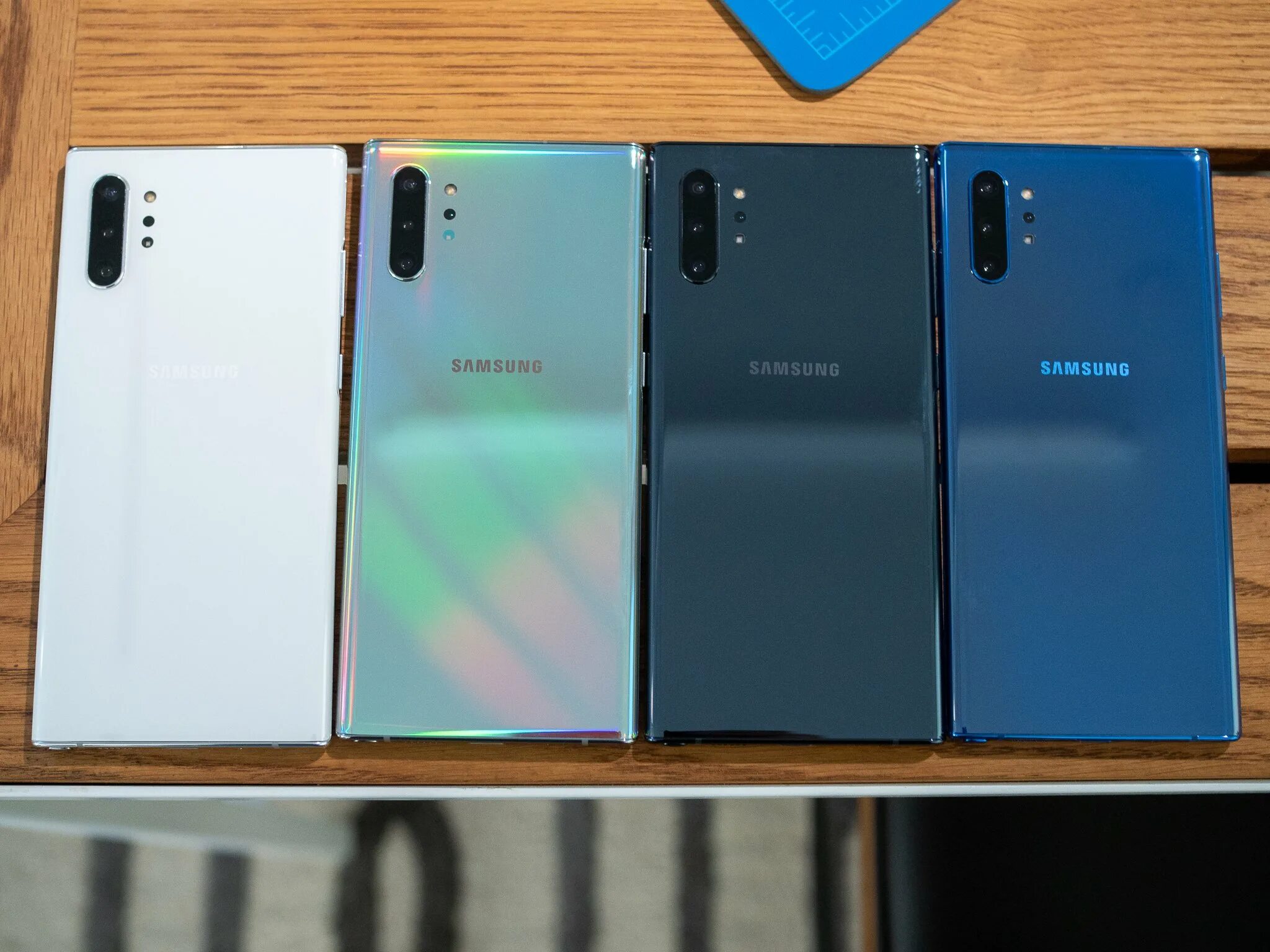 Samsung note 10 плюс. Samsung Note 10 Plus. Samsung Galaxy Note 10. Samsung Galaxy Note 10+ цвета. Samsung Galaxy Note 10 цвета.