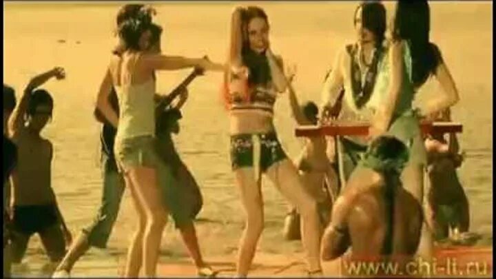 Kelly rowland work клип. Клипы 90 зарубежные. Клипы 90х зарубежные. Девушки из клипов 90-х. Бритни спирс hit me.