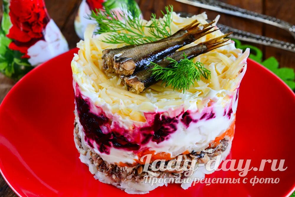 закусочный шпротный торт. салат из шпрот слоеный. салат шуба из шпротов. салат шпроты под шубой. салат шпроты под шубой.