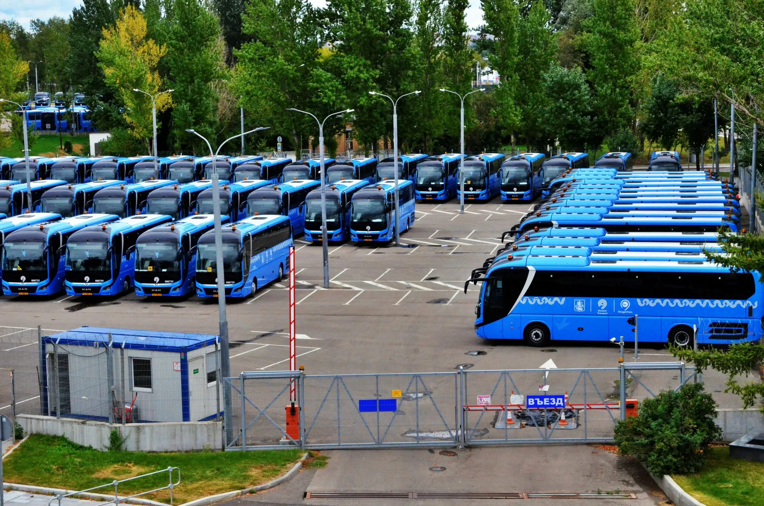 Парковка общественного транспорта. Московский Автобусный парк. Автобусный парк Мосгортранс. 17 Автобусный парк ГУП Мосгортранс. Стоянка автобусов.