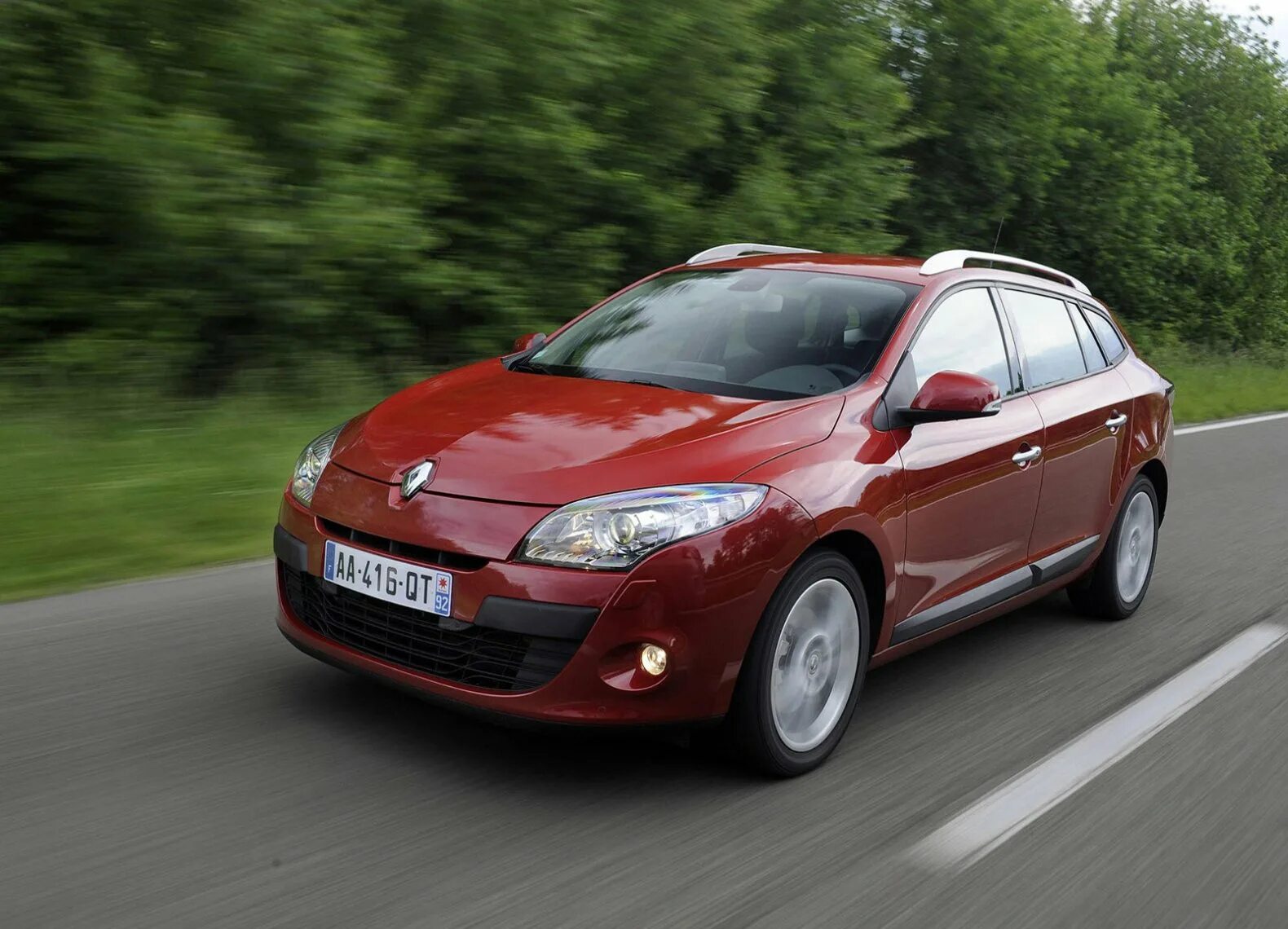 Рено Меган 3 универсал. Рено Меган универсал 2010. Renault Megane 3 2010. Рено Меган 3 2009 красная.