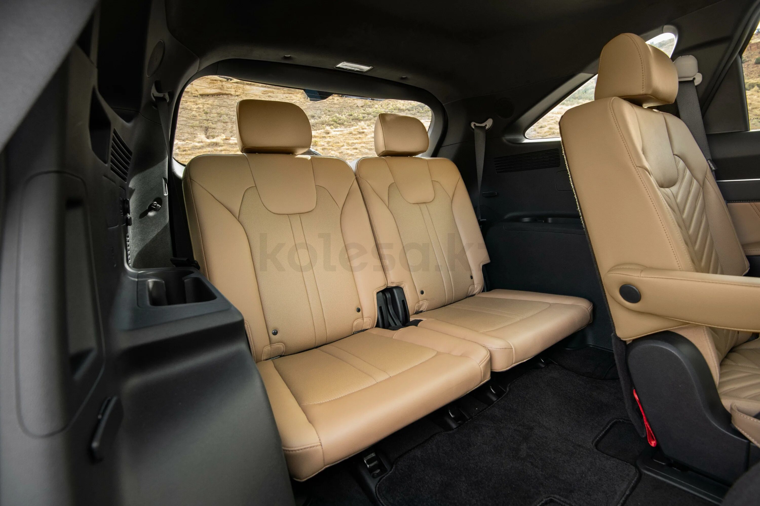 Kia опубликовала фотогалерею нового Sorento