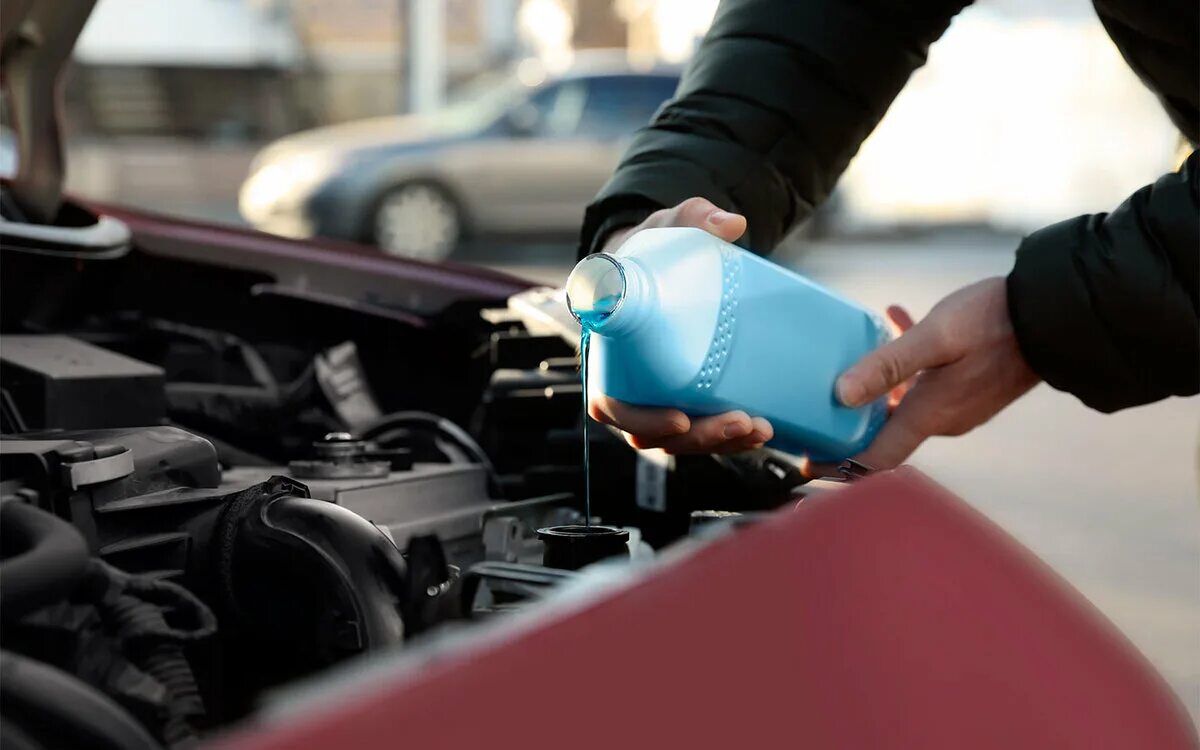 Выбираем охлаждающую жидкость. Car coolant antifreeze. утилизация антифриза. охлаждающая жидкость фото. антифриз креатив.