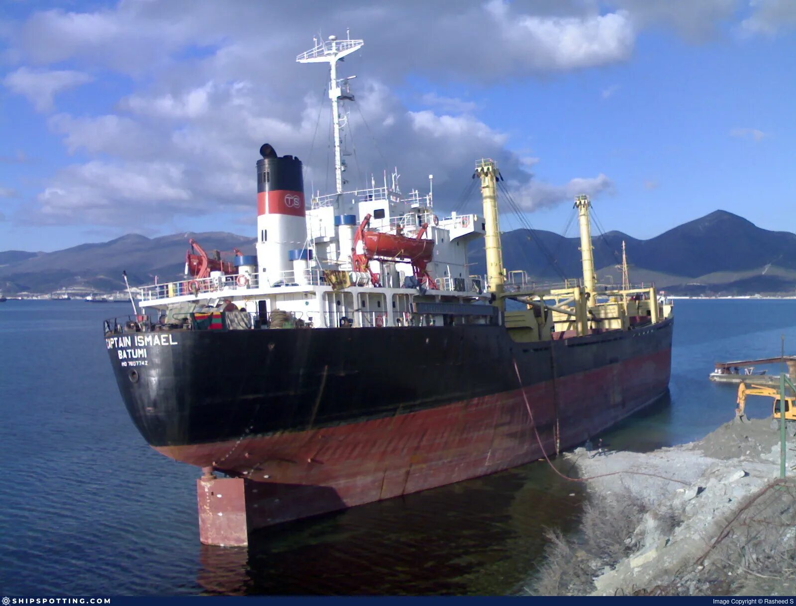 Князь владимир в новороссийске. Mv mar carisbrooke. Ледокол красин 1939 белоусов. Ахтиар судно. Ахтиар судно.