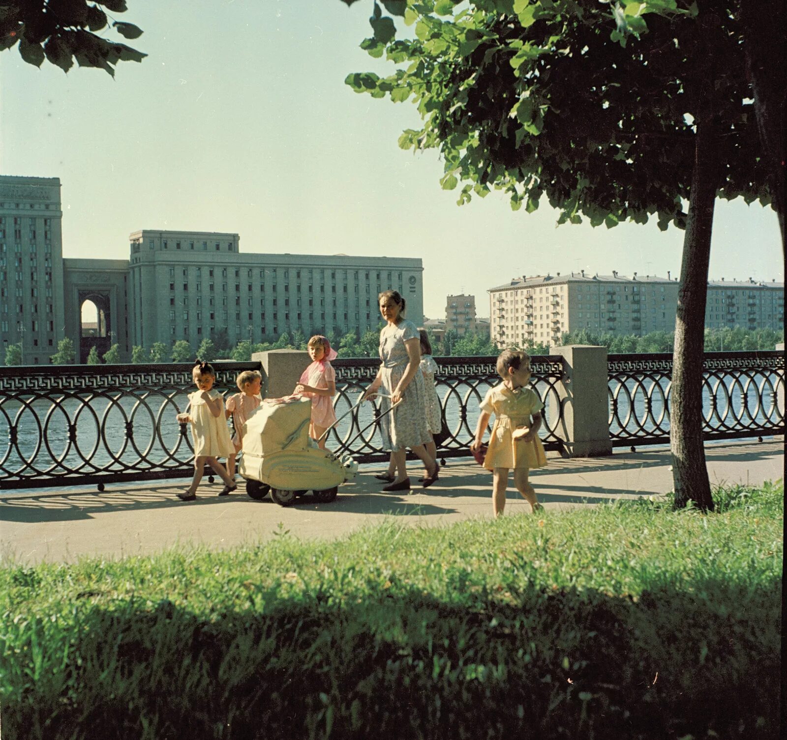 Парк Горького 1950-е Москва. Парк Горького в СССР 1950. Парк Горького Москва 1950. Москва в 80-х парк Горького.