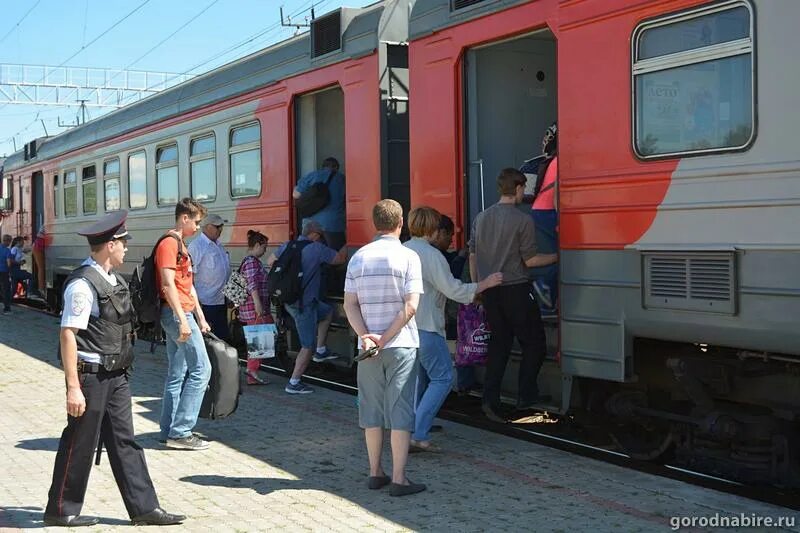 Хабаровск - Биробиджан электропоезд. Электричка Хабаровск Биробиджан. Электричка Хабаровск Биробиджан Хабаровск. Поезд Биробиджан Хабаровск. Электропоездов хабаровск