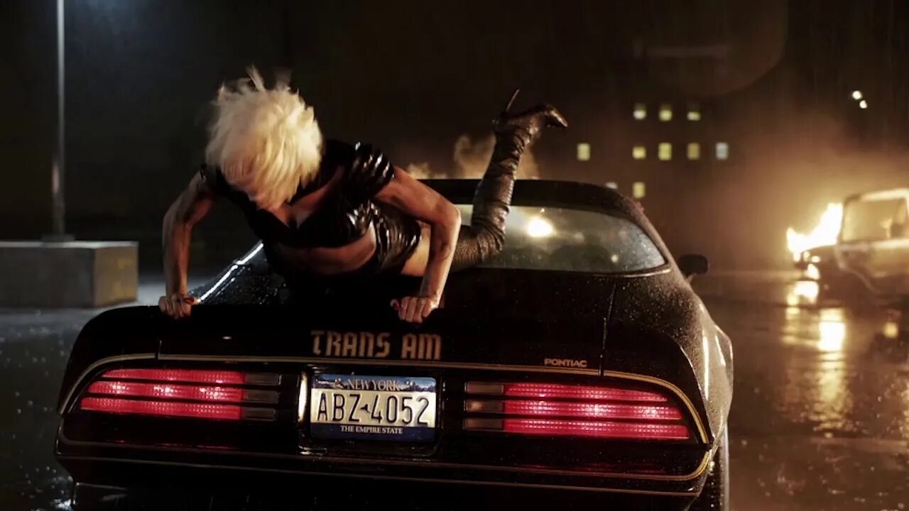 Lady Gaga Marry the Night клип. Pontiac Firebird в клипе Мадонны. Леди Гага быстрее пули. Эфектв в клипе. Клипы дарк