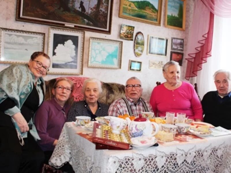 Село вавож удмуртия. Коллектив газеты авангард вавож. Вавож авангард. Храм вавож. Вавожская школа ученики.