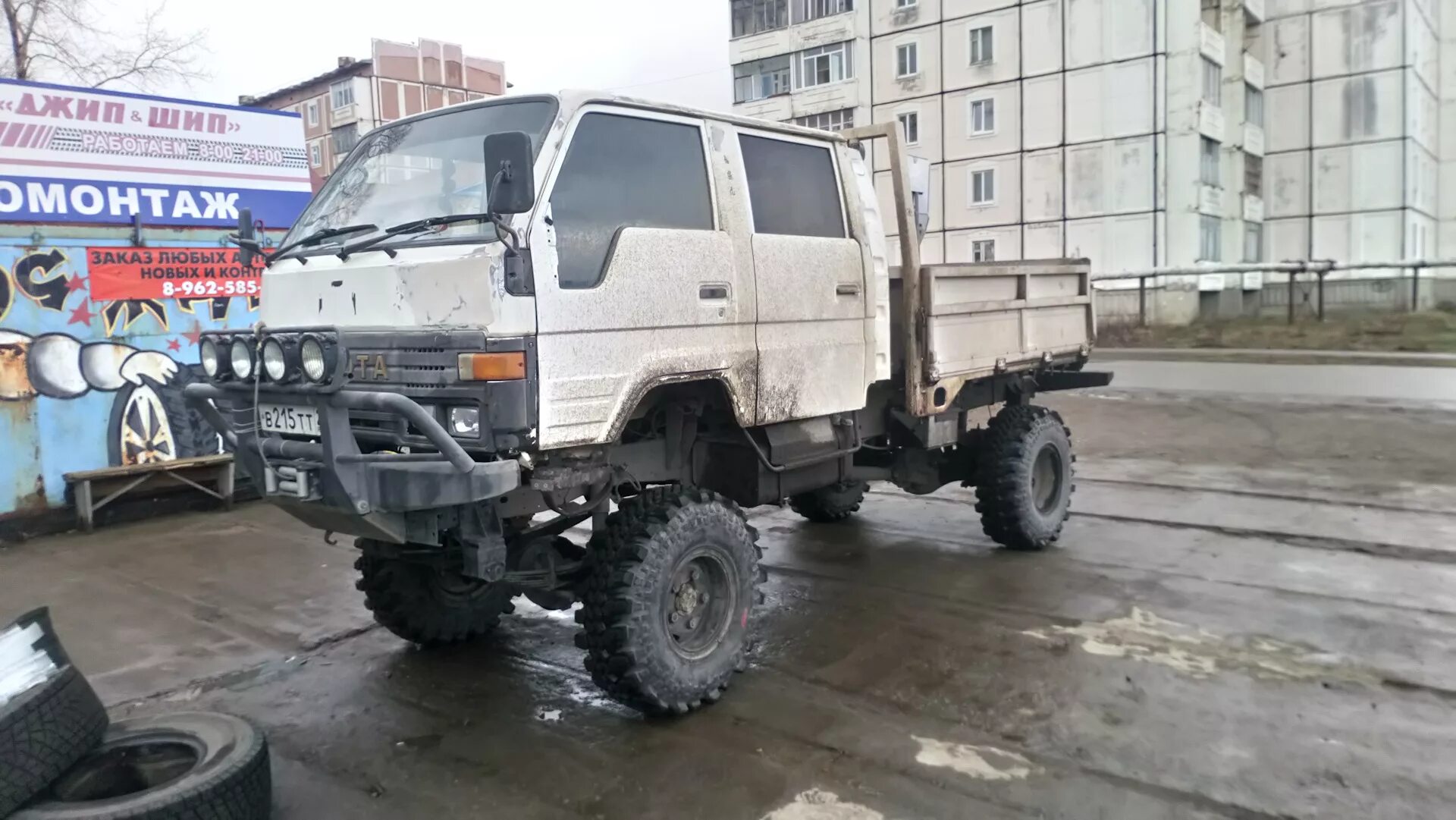 Дром чита грузовики край. Toyota Dyna 4x4. Toyota Dyna 4x4 двухкабинник. Тойота Дюна 4 ВД. Toyota Хайс грузовик 4x4.