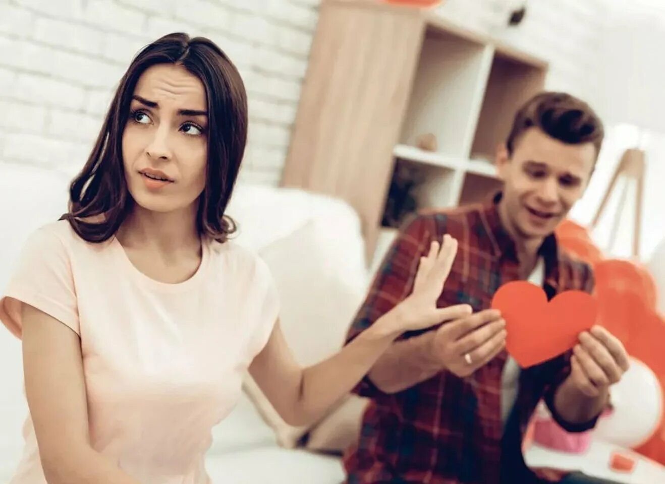 Почему девушка отказала. Девушка отказывает. девушка отказывает парню. парень боится знакомиться. девушка отказывается.