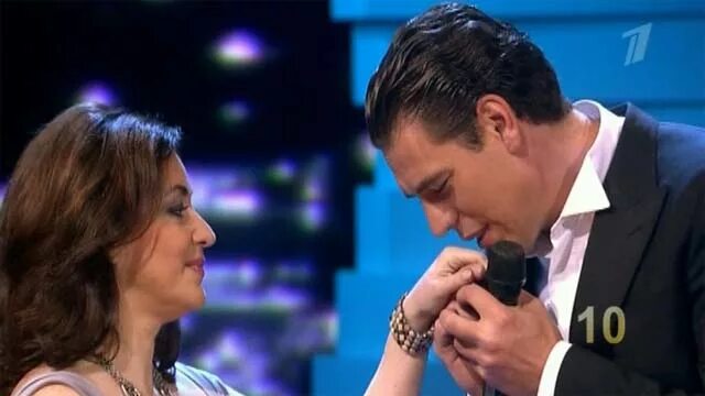 дмитрий дюжев с сыном 2020. дуэт тамара гвердцители и дмитрий дюжев. талант певец. дюжев поет. дюжев две звезды.