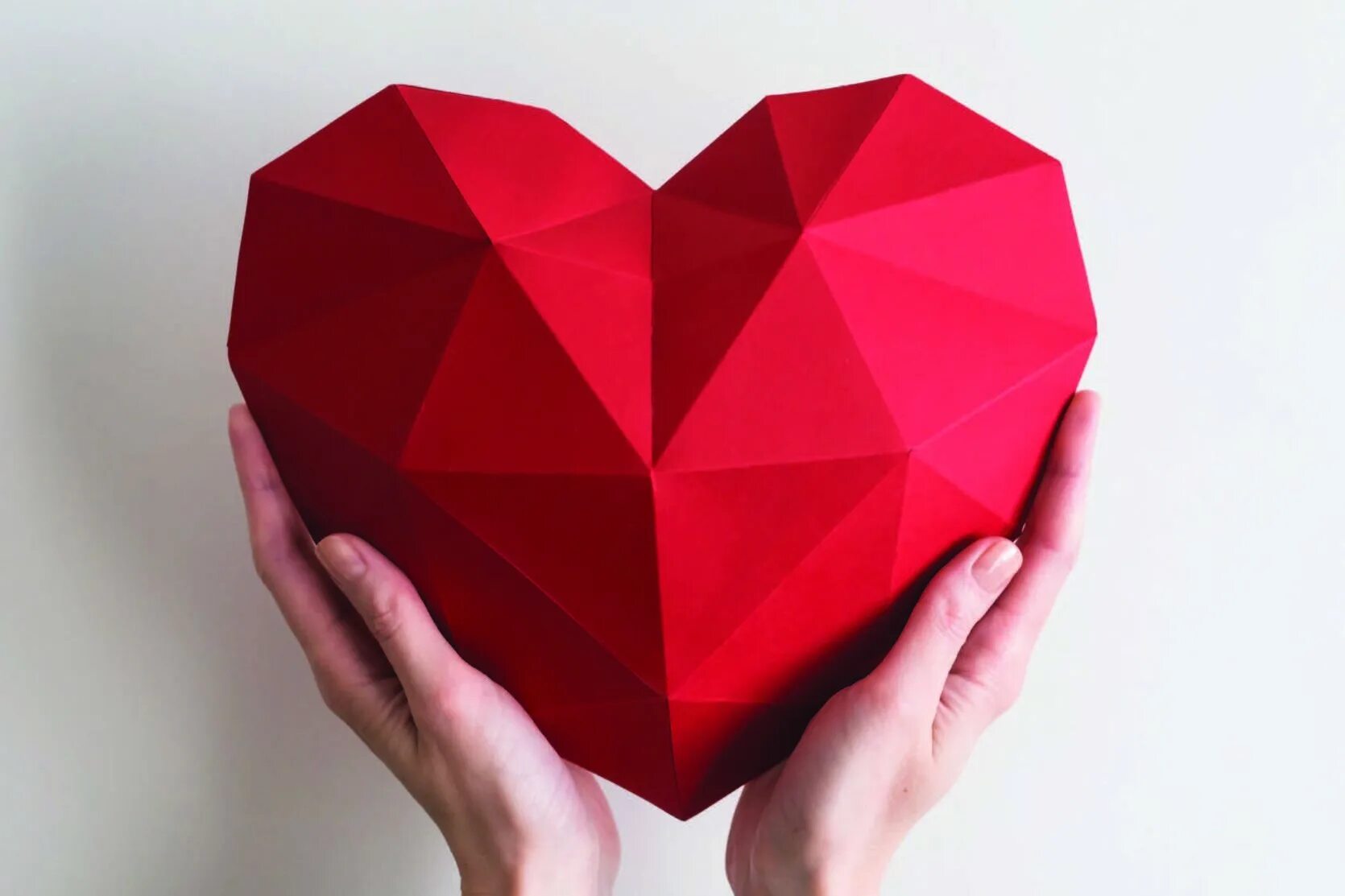 Правильный тетраэдр октаэдр икосаэдр додекаэдр куб. Элементы многогранника. Правильные многогранники октаэдр. Названия правильных многогранников. Грани и ребра многогранника.