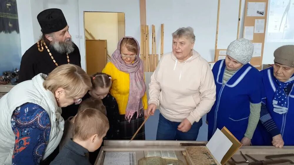 Культурное посещение. Дом культуры родник мулловка. посещение церкви. родник р. п. мулловка. храм православной культуры и церкви.