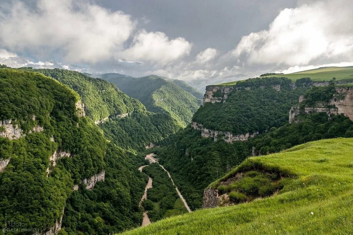 Чегемское ущелье достопримечательности. Чегем абхазия. Водопад жемчужина дигорское ущелье. Чегемские водопады кабардино-балкария. Река черек кабардино-балкария.