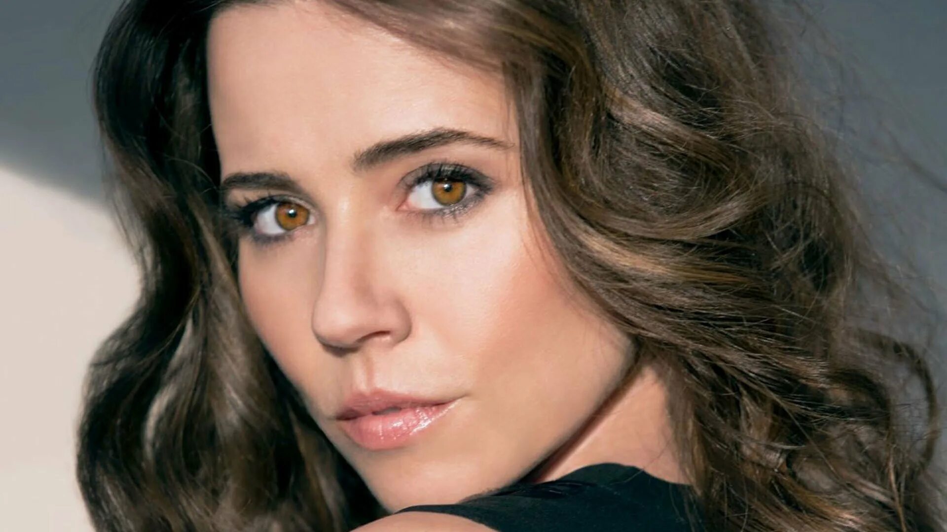 Linda f. Linda adamovicha. линдп лапишл.