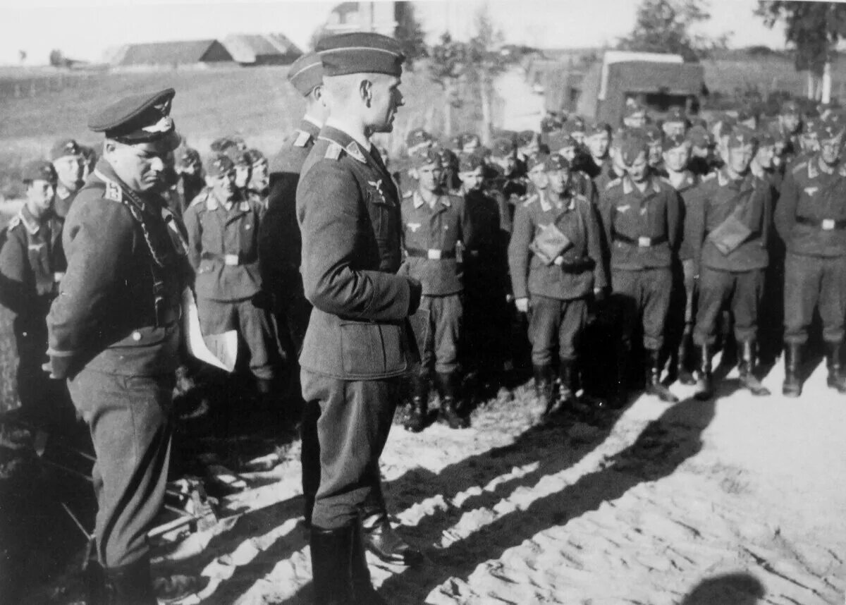 Солдаты в первые дни войны. Немецкие солдаты 22 июня 1941. Немцы напали на СССР 22 июня 1941. Атака немцев 1941. Хроника наступления немцев 1941.