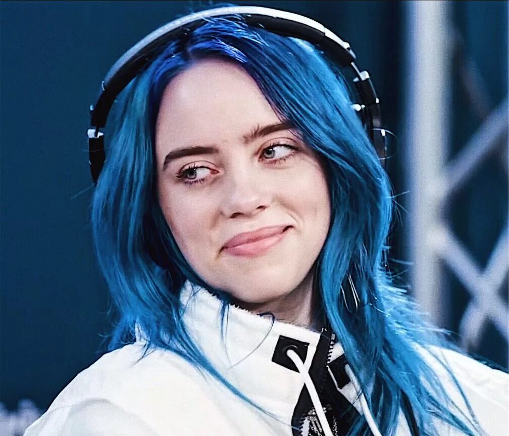 Том блит билли кид. Eilish billie eilish. Билли. Билли айлиш улыбается. Бейли айлиш.