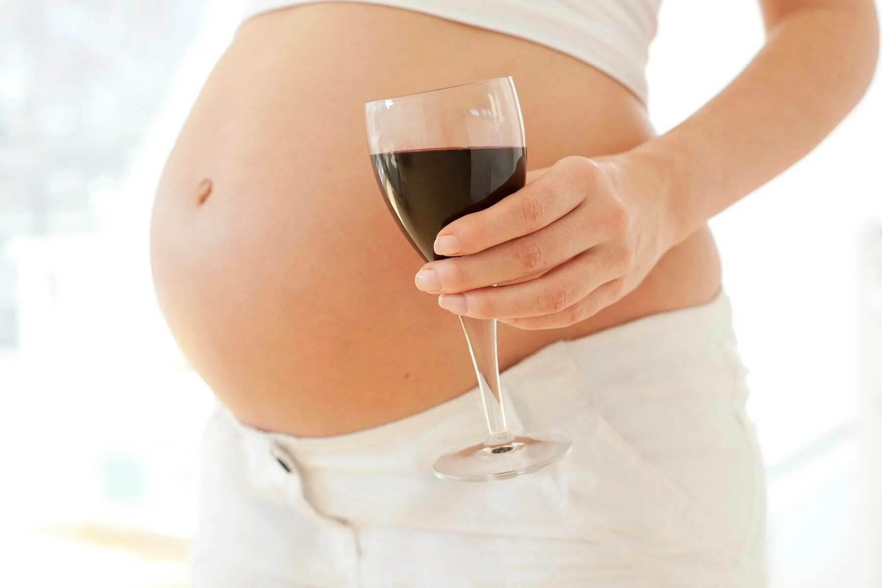 Беременные и алкоголь. Алкоголь и беременность.