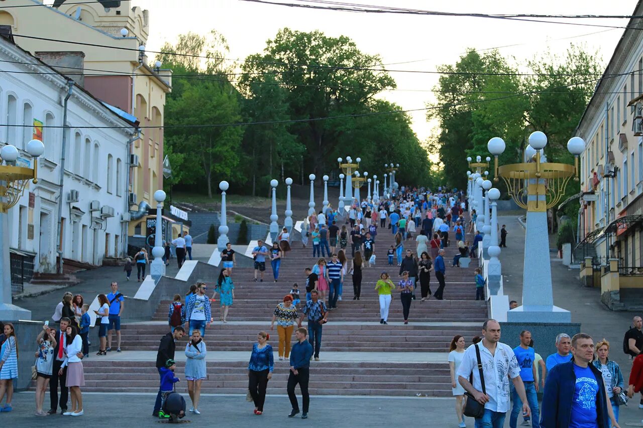 Ооо города брянска. Лестница бульвар Гагарина Брянск. Набережная Брянск ступеньки. Лестница на набережной Брянск. Брянск Потемкинская лестница набережная.