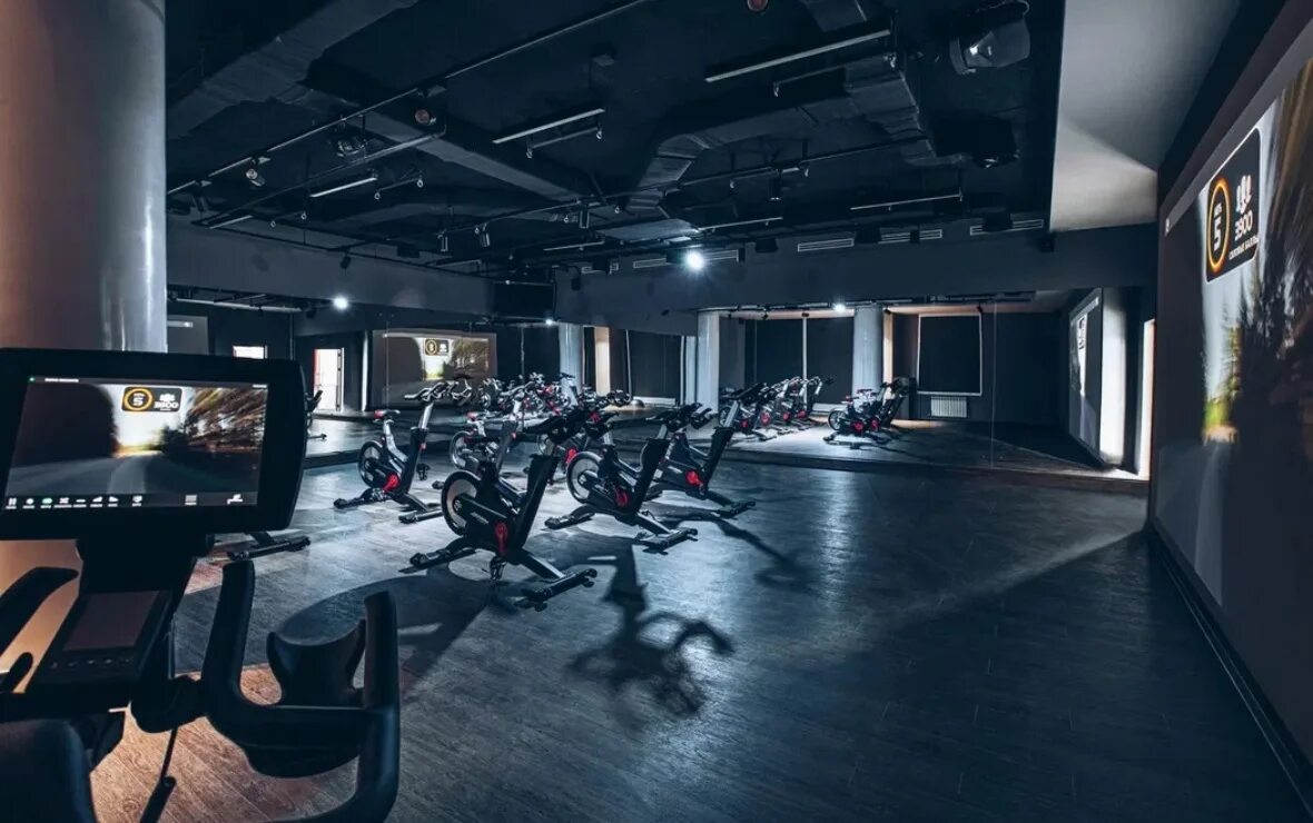 Svoy fitness spa ул космонавтов 17б. Фитнес клуб здание. Фитнес клуб каста воронеж. Лион спортзал воронеж. Svoy fitness spa ул космонавтов 17б.