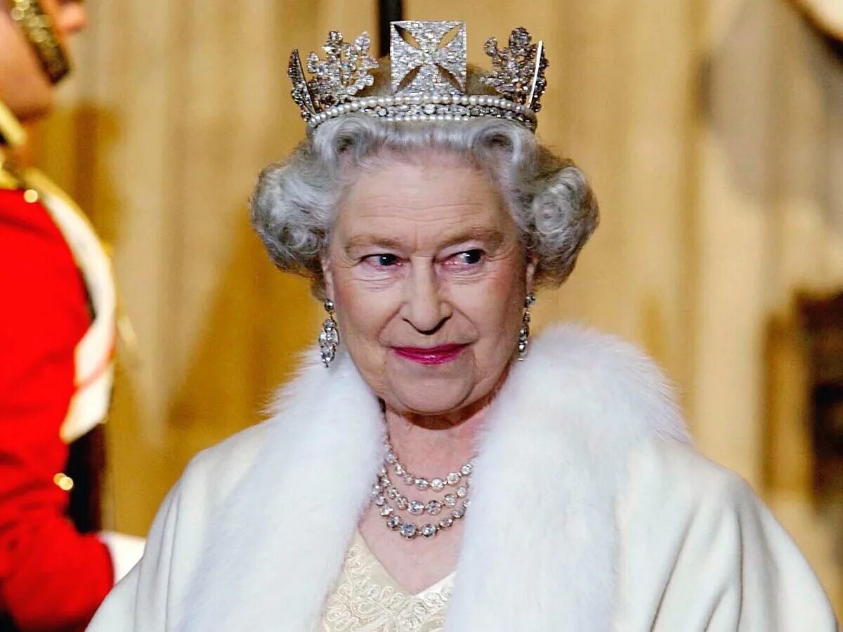В какой стране живет королева. Queen elizabeth 2. елизавета 2 улыбается. екатерина ll королева великобритании. елизавета 2 таймс.