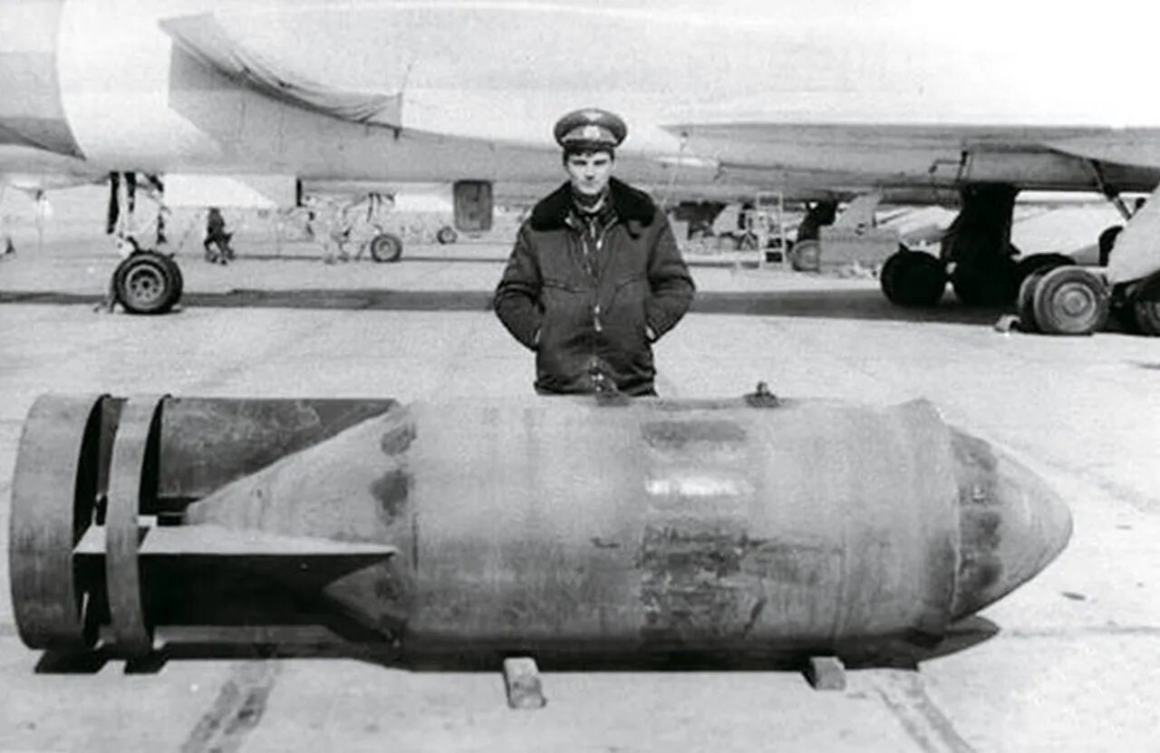 Какой самолет несет фаб. Фаб-3000-м46. Авиационная бомба Фаб 3000. Фаб-3000м-54. Ту-22м3 Фаб-3000.
