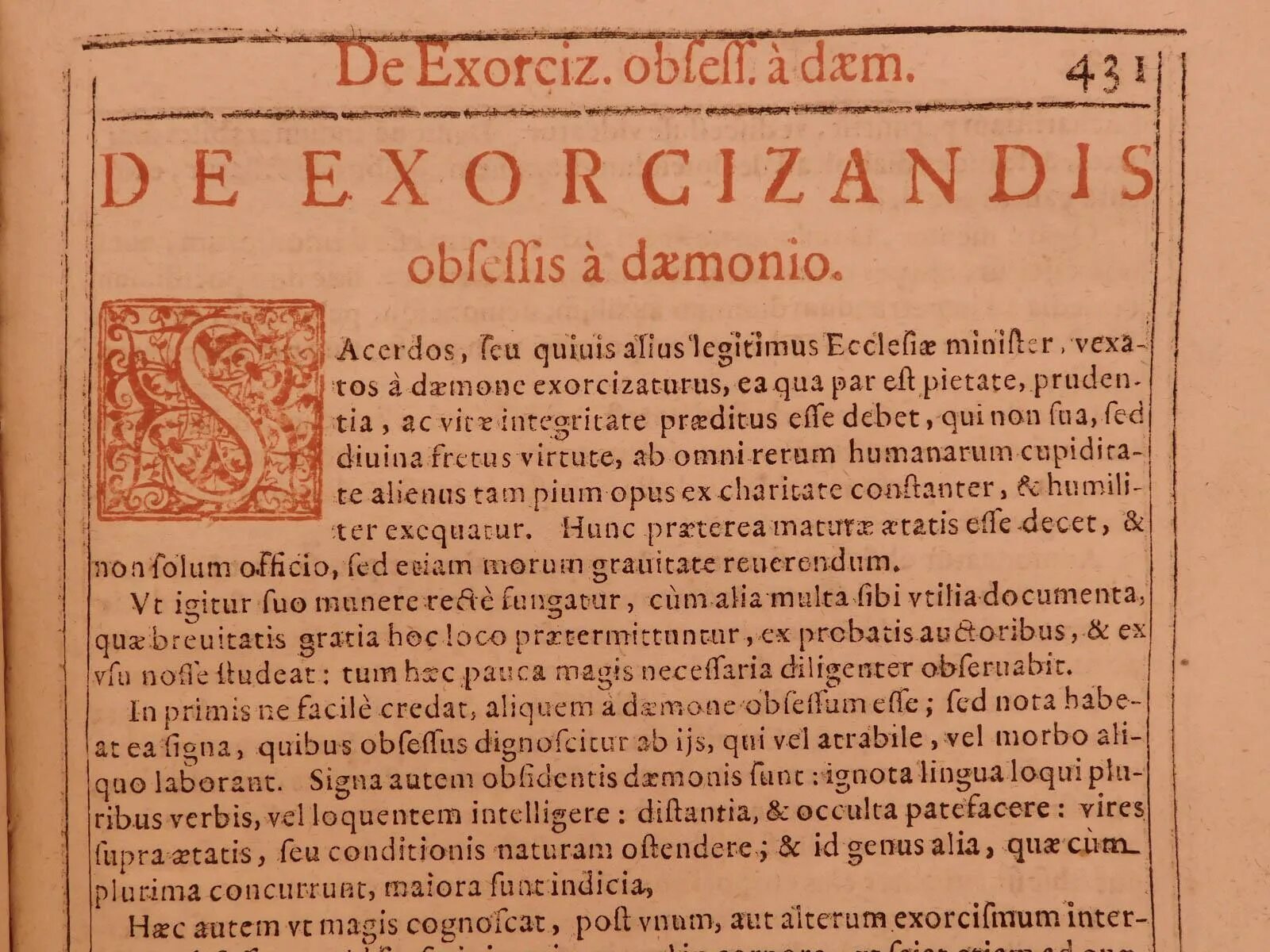 Экзорцизм текст на латыни. Книга экзорцизма на латыни. романский ритуал экзорцизма текст. латинские книги по экзорцизму. процесс экзорцизма латынь текст.