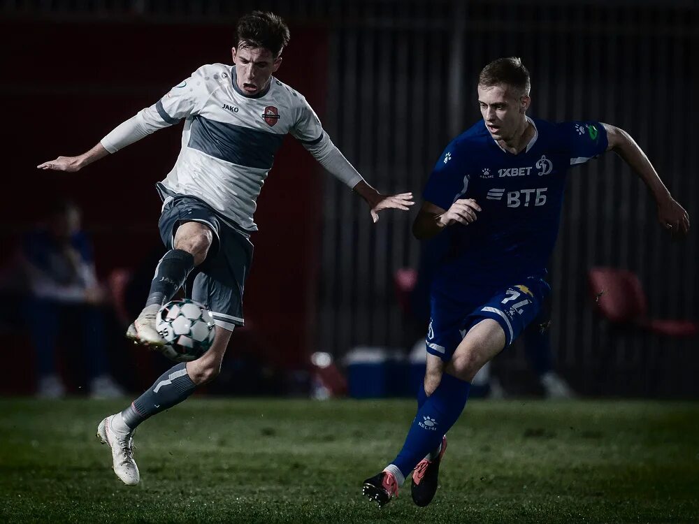 Локомотив 2 тбилиси. Фк динамо тбилиси. фк локомотив тбилиси. динамо тбилиси форма. динамо москва.