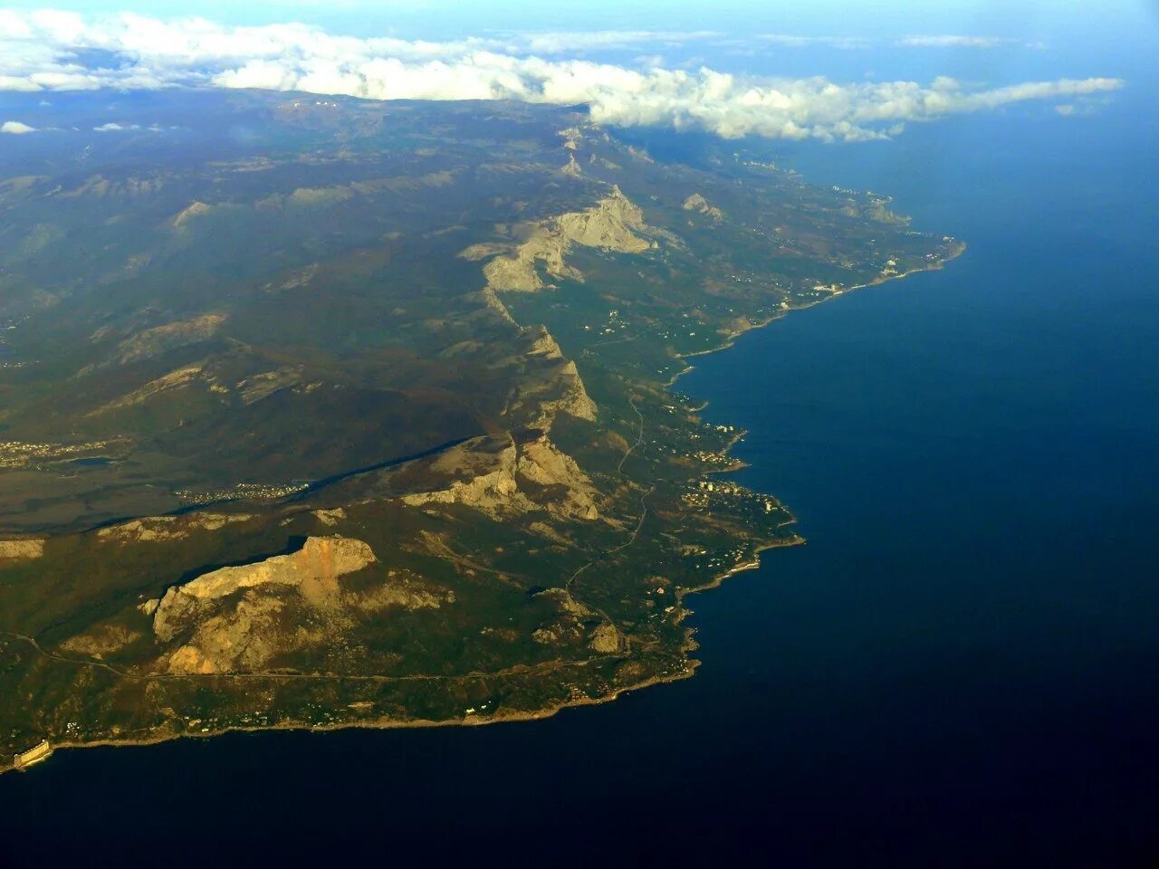 Береговая линия крыма. Фиолент Севастополь с птичьего полета. Крымский полуостров Севастополь. Крымский полуостров с высоты птичьего полета. Черное море Крымский полуостров.