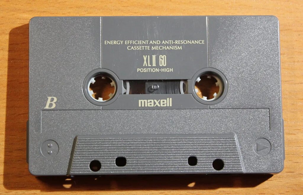 Две кассеты. Кассета для магнитофона Nirvana Gold 2. Кассетный магнитофон электроника 324. Магнитофон itt 1977 кассетный SL 58. Радиомагнитофон кассетный 700.