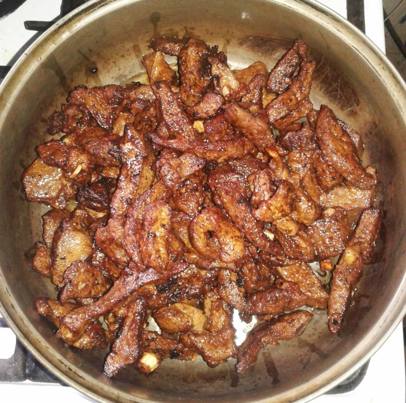 Как сделать вкусную печень. Печёнка свиная жареная. печень приготовленная. жареная печенка. обжариваем печень.