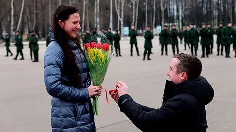 Танкист поздравляет с 8