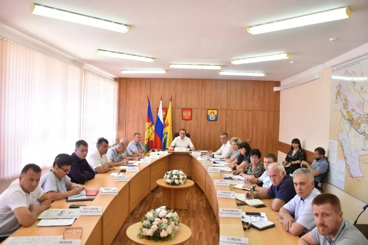 Краснодарский край заместитель руководителя. Глава апшеронска краснодарского края. Фото главы сельского поселения. Главы сельских поселений краснодарского края. Встреча в зале.